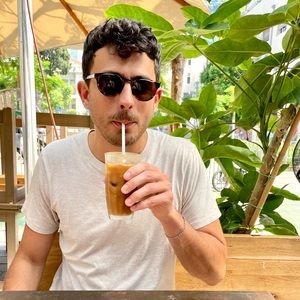 Meet your Posher, Travis